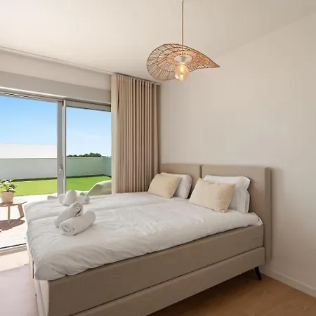 Isea 3br Apt. With Pool, Gym And Near Estepona